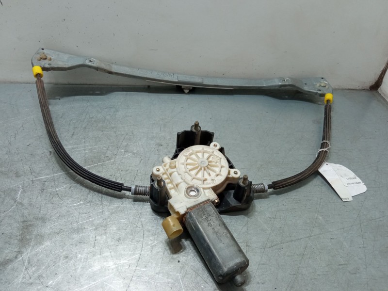 Recambio de elevalunas electrico delantero izquierdo para renault clio ii (bb_, cb_) 1.5 dci (b/cb07) referencia OEM IAM   