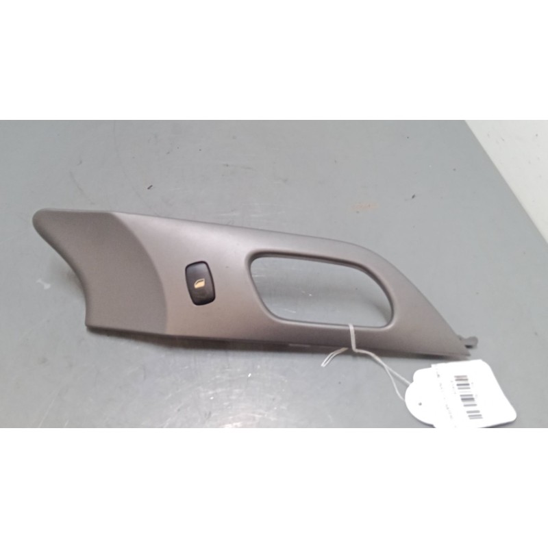 Recambio de mando elevalunas delantero derecho para peugeot 407 (6d_) 2.0 16v (6drfjc, 6drfje, 6drfjf) referencia OEM IAM   