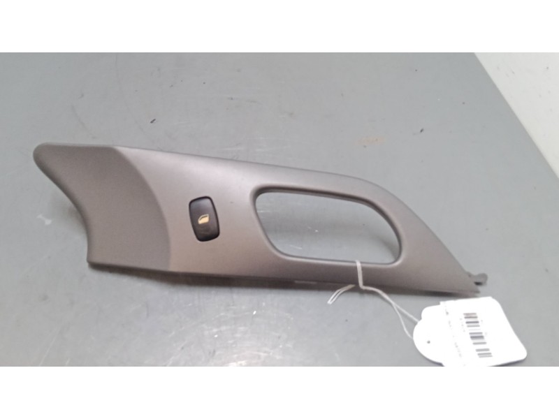 Recambio de mando elevalunas delantero derecho para peugeot 407 (6d_) 2.0 16v (6drfjc, 6drfje, 6drfjf) referencia OEM IAM   