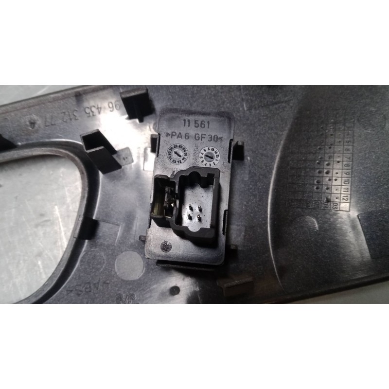 Recambio de mando elevalunas delantero derecho para peugeot 407 (6d_) 2.0 16v (6drfjc, 6drfje, 6drfjf) referencia OEM IAM   