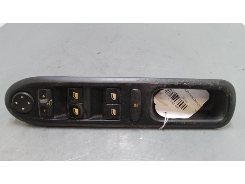 Recambio de mando elevalunas delantero izquierdo para peugeot 407 (6d_) 2.0 16v (6drfjc, 6drfje, 6drfjf) referencia OEM IAM   