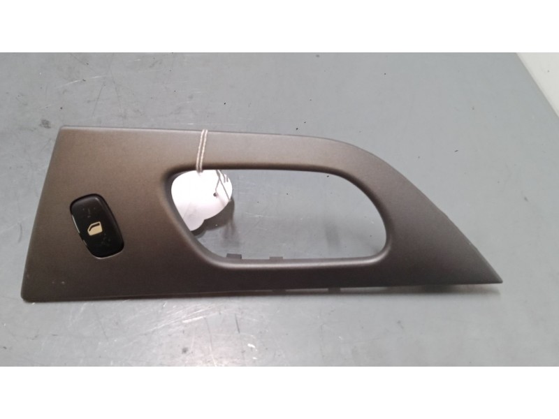 Recambio de mando elevalunas trasero derecho para peugeot 407 (6d_) 2.0 16v (6drfjc, 6drfje, 6drfjf) referencia OEM IAM   