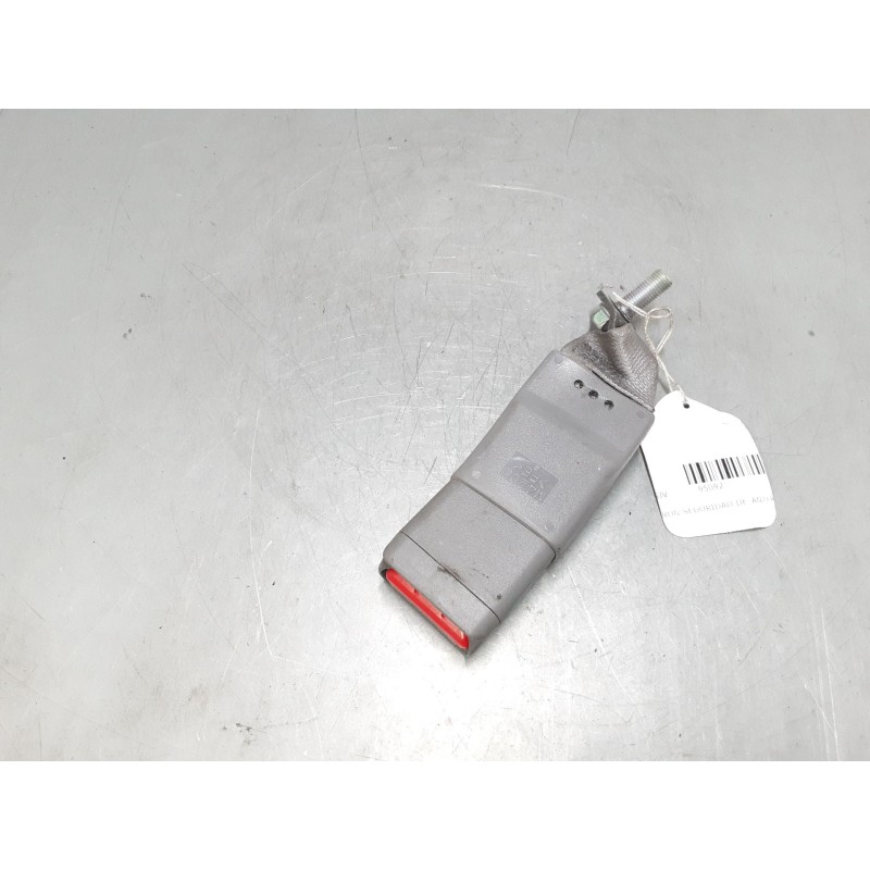 Recambio de cinturon seguridad delantero central para isuzu d-max i (tfr, tfs) 3.0 ditd (tfr85_) referencia OEM IAM   