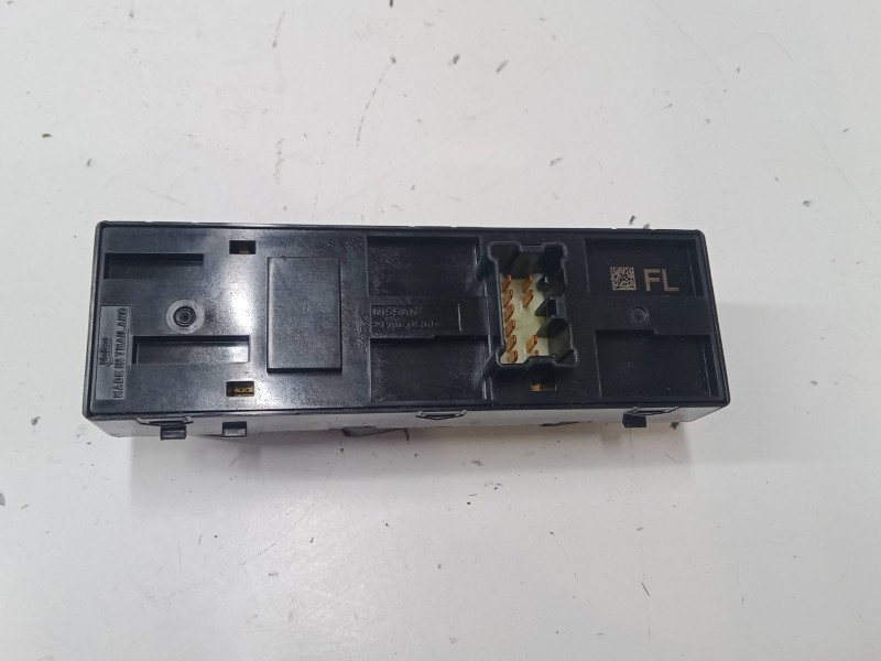 Recambio de mando elevalunas delantero izquierdo para nissan qashqai ii (j11, j11_) 1.3 dig-t referencia OEM IAM   