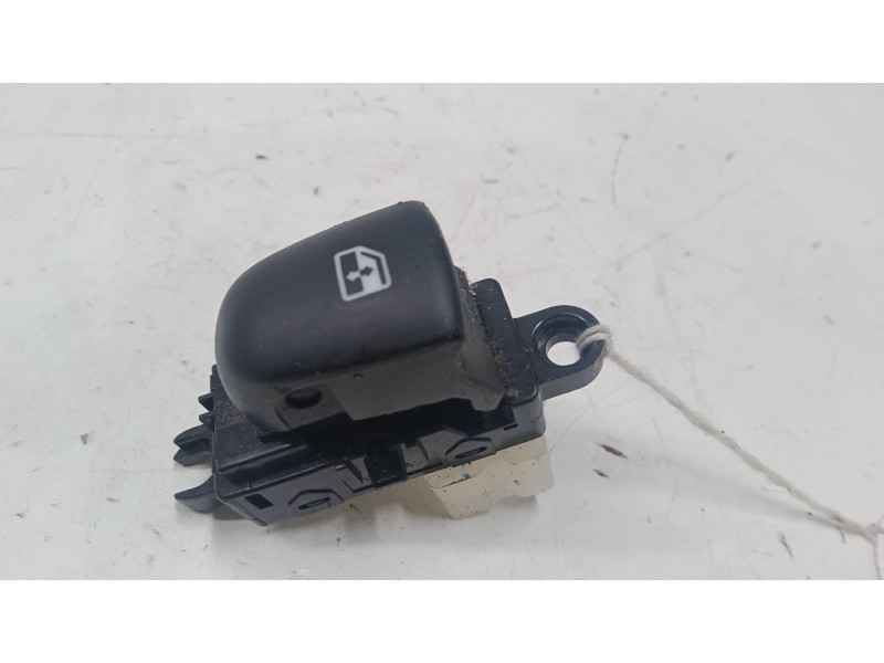 Recambio de mando elevalunas trasero derecho para nissan qashqai ii (j11, j11_) 1.3 dig-t referencia OEM IAM   