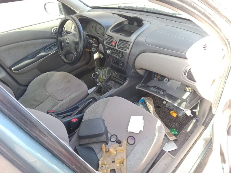 nissan almera ii hatchback (n16) del año 2001