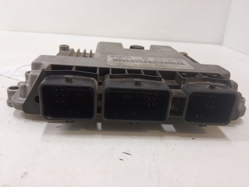 Recambio de centralita motor uce para renault grand scénic ii (jm0/1_) 1.9 dci (jm14) referencia OEM IAM 8200527725 0281012589 