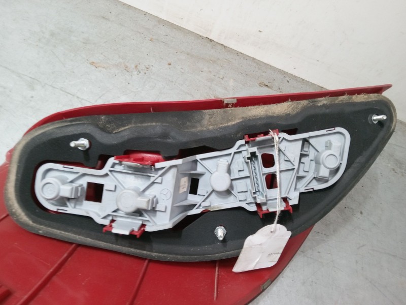 Recambio de piloto trasero derecho para mercedes-benz clase a (w169) a 170 (169.032, 169.332) referencia OEM IAM A1698201064R  