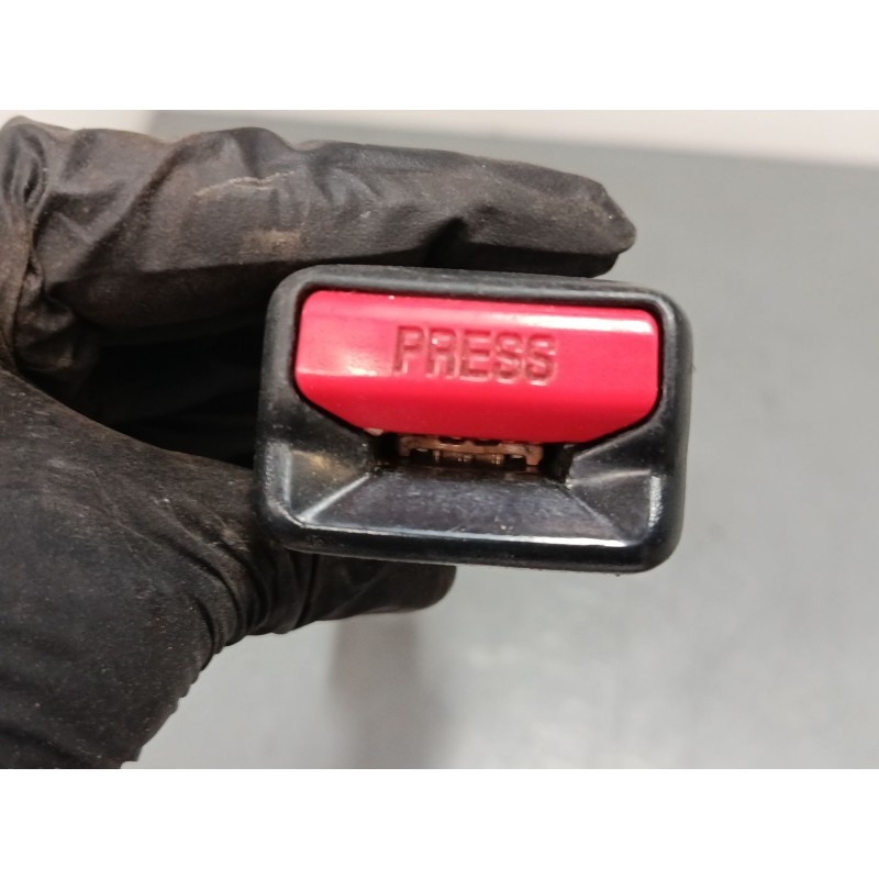 Recambio de anclaje cinturon delantero izquierdo para honda civic viii hatchback (fn, fk) 1.8 (fn1, fk2) referencia OEM IAM   