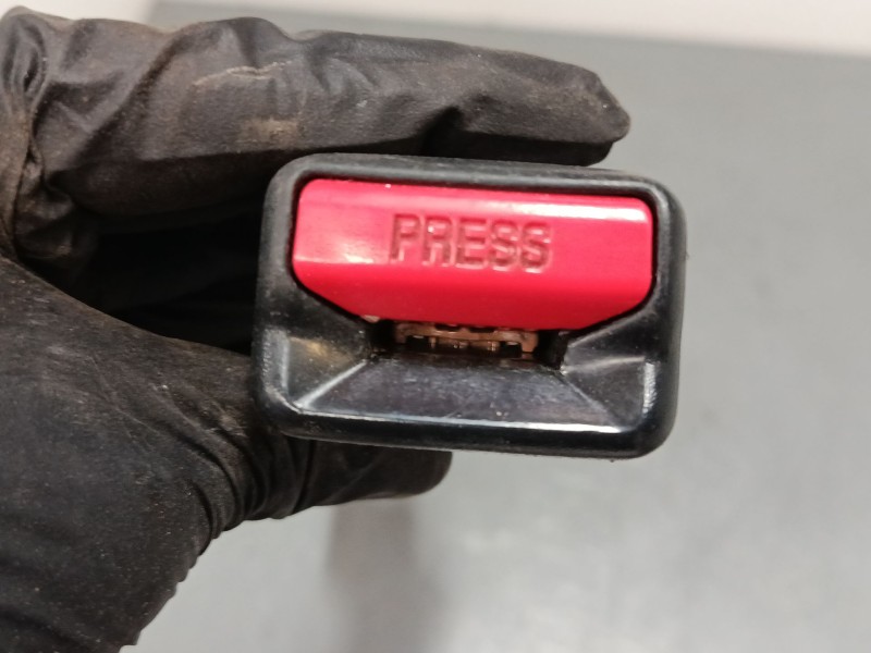 Recambio de anclaje cinturon delantero izquierdo para honda civic viii hatchback (fn, fk) 1.8 (fn1, fk2) referencia OEM IAM   