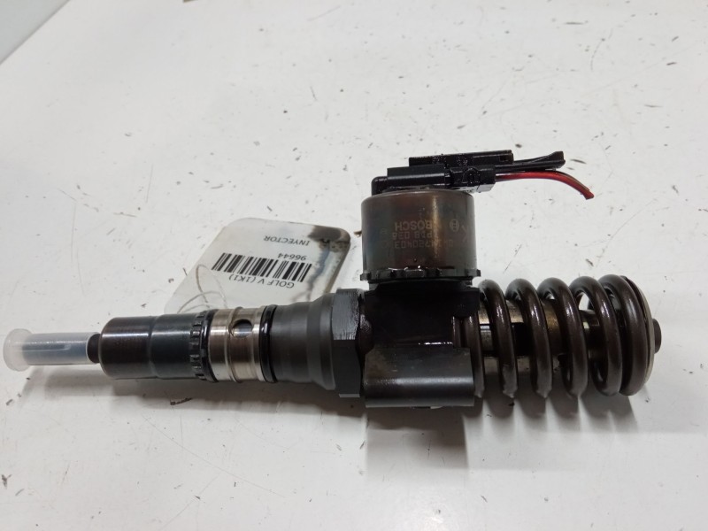 Recambio de inyector para volkswagen golf v (1k1) 2.0 tdi 16v referencia OEM IAM 0414720403  