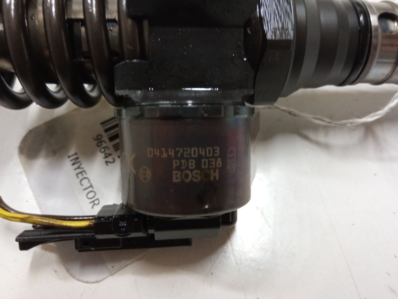 Recambio de inyector para volkswagen golf v (1k1) 2.0 tdi 16v referencia OEM IAM 0414720403  