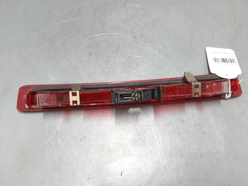 Recambio de luz central de freno para renault clio iii (br0/1, cr0/1) 1.5 dci (br0h, cr0h, cr1s, br1s) referencia OEM IAM 820024