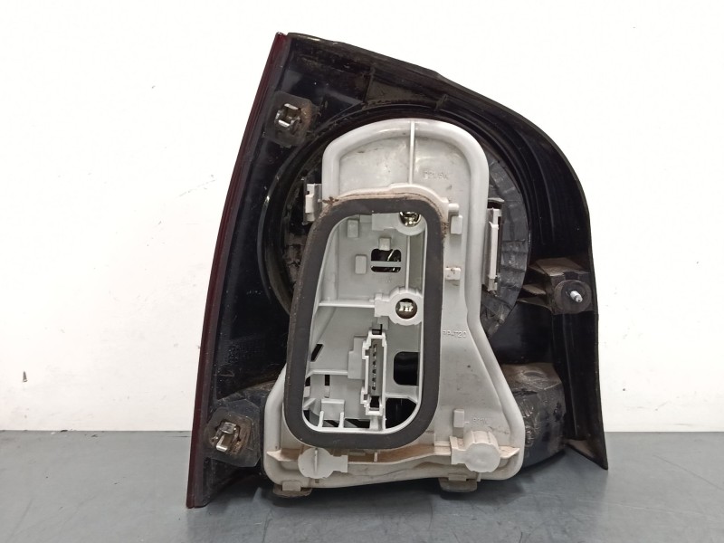 Recambio de piloto trasero derecho para volkswagen polo iv (9n_, 9a_) 1.4 16v referencia OEM IAM   