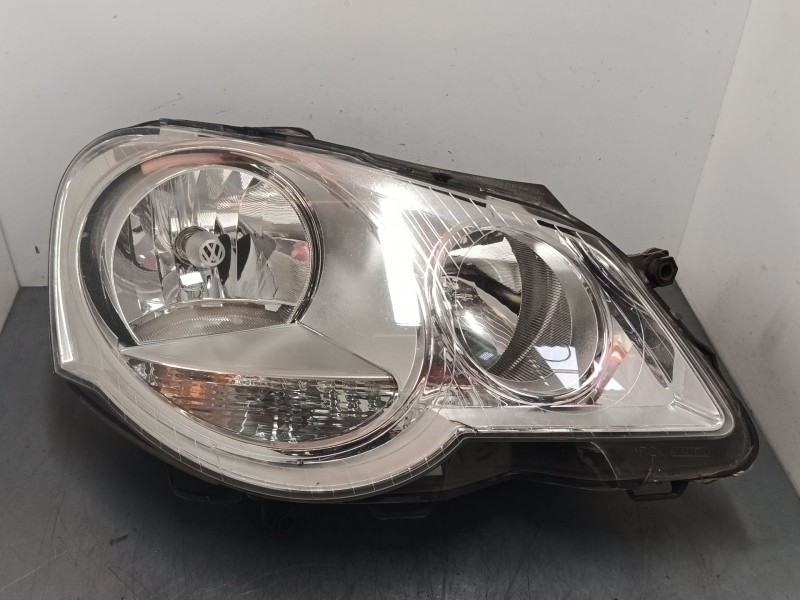 Recambio de faro derecho para volkswagen polo iv (9n_, 9a_) 1.4 16v referencia OEM IAM 6Q1941008AT  