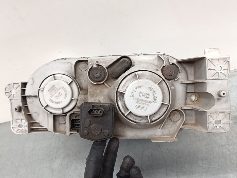 Recambio de faro derecho para hyundai coupe i (rd) 1.6 i 16v referencia OEM IAM   