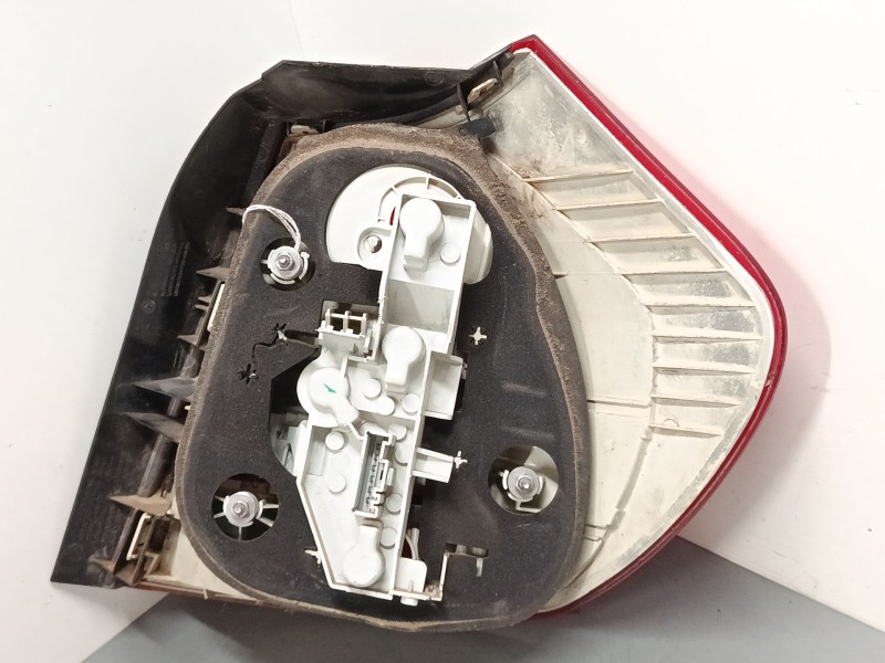 Recambio de piloto trasero izquierdo para bmw 1 (e87) 118 d referencia OEM IAM 716485504  