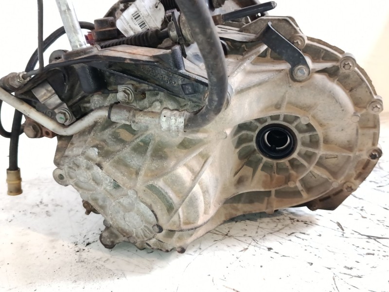 Recambio de caja de cambios manual 5 velocidades para opel vivaro a furgoneta (x83) 2.0 cdti (f7) referencia OEM IAM 8200956118 