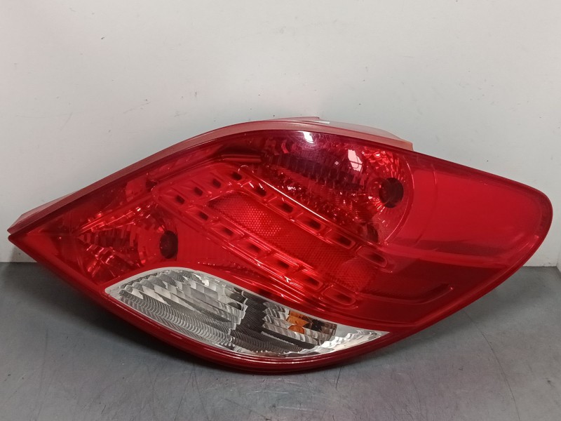 Recambio de piloto trasero derecho para peugeot 207/207+ (wa_, wc_) 1.6 hdi referencia OEM IAM 9686565980  