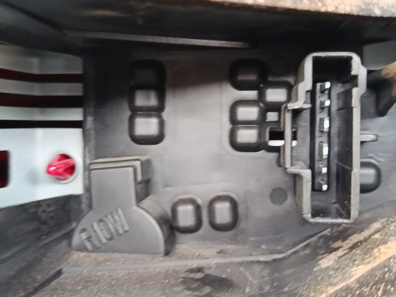 Recambio de piloto trasero derecho para peugeot 207/207+ (wa_, wc_) 1.6 hdi referencia OEM IAM 9686565980  