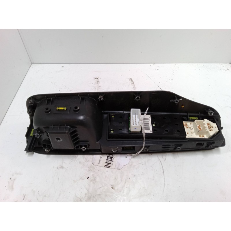 Recambio de mando elevalunas delantero izquierdo para kia cee´d hatchback (ed) 1.6 crdi 115 referencia OEM IAM   