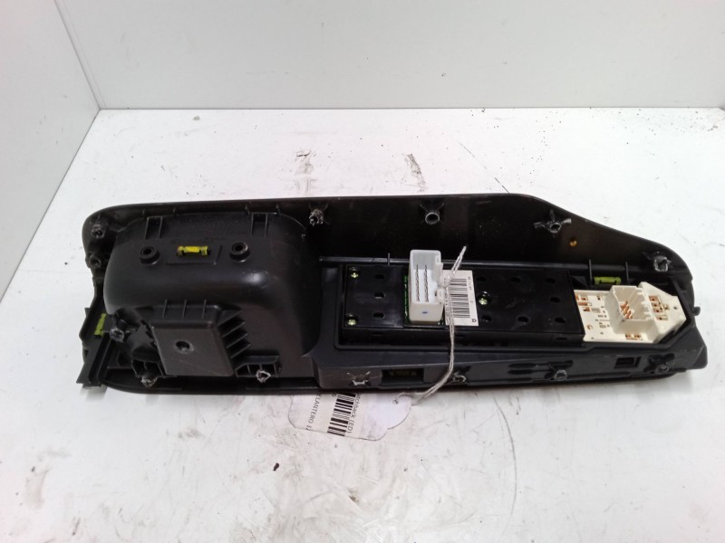 Recambio de mando elevalunas delantero izquierdo para kia cee´d hatchback (ed) 1.6 crdi 115 referencia OEM IAM   