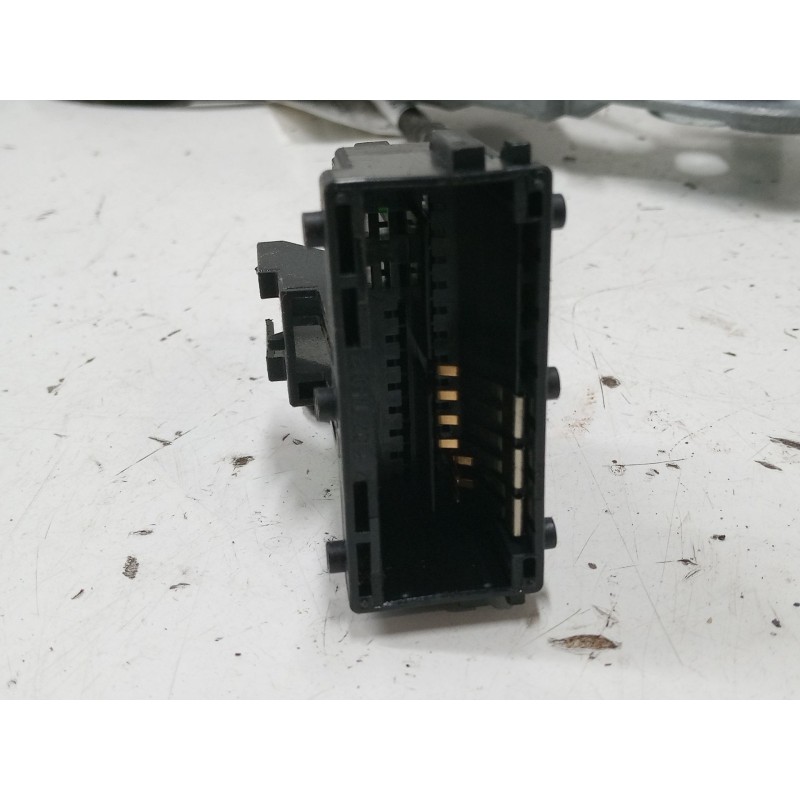 Recambio de anclaje cinturon delantero derecho para renault kangoo be bop (kw0/1_) 1.5 dci 75 referencia OEM IAM   