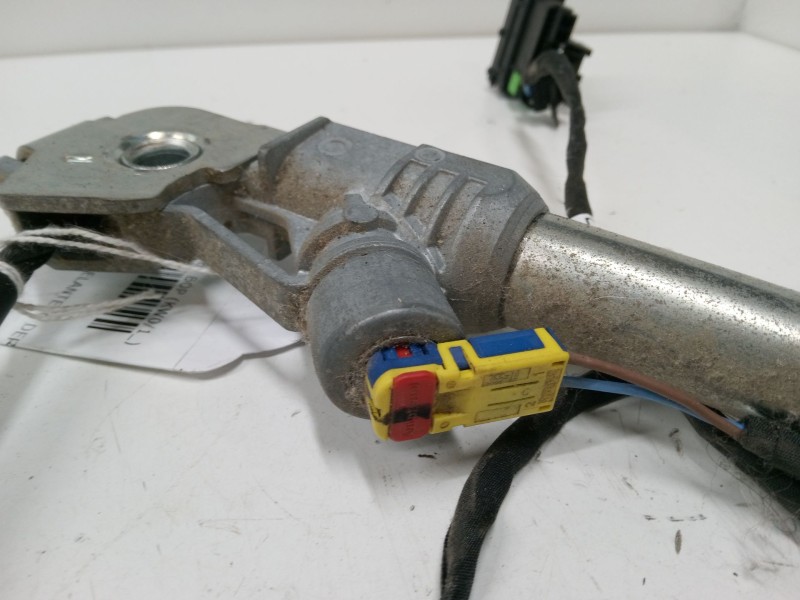 Recambio de anclaje cinturon delantero derecho para renault kangoo be bop (kw0/1_) 1.5 dci 75 referencia OEM IAM   