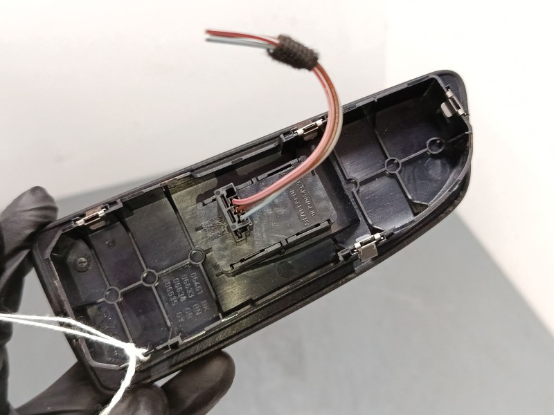 Recambio de mando elevalunas delantero derecho para bmw 1 (e87) 120 d referencia OEM IAM 6935534  