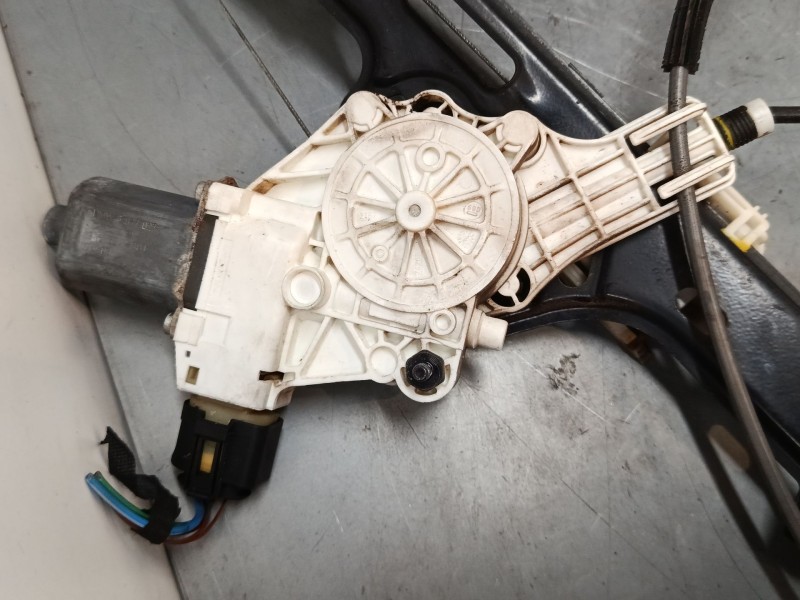 Recambio de elevalunas electrico delantero izquierdo para bmw 1 (e87) 120 d referencia OEM IAM 7067795S  