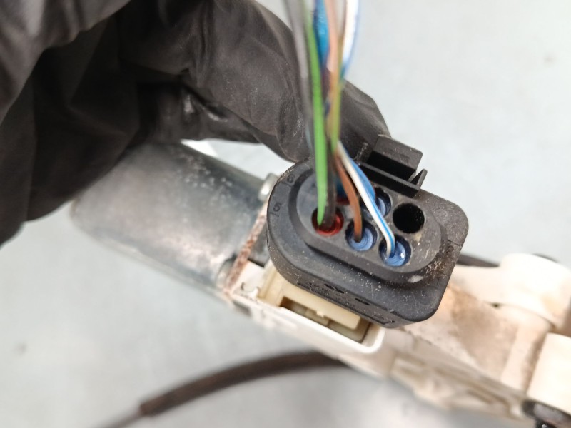 Recambio de elevalunas electrico delantero derecho para bmw 1 (e87) 120 d referencia OEM IAM 7067796S  