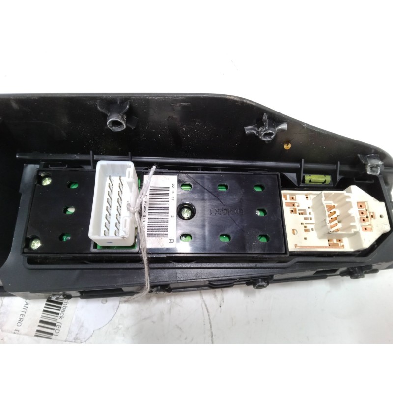 Recambio de mando elevalunas delantero izquierdo para kia cee´d hatchback (ed) 1.6 crdi 115 referencia OEM IAM   