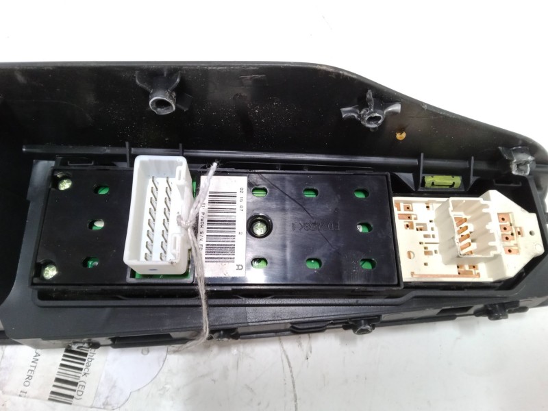 Recambio de mando elevalunas delantero izquierdo para kia cee´d hatchback (ed) 1.6 crdi 115 referencia OEM IAM   