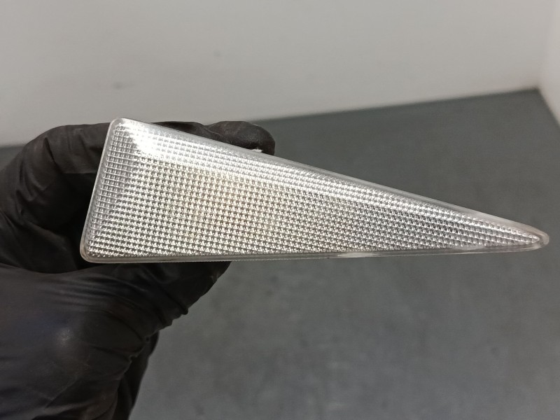 Recambio de intermitente lateral derecho para renault megane ii (bm0/1_, cm0/1_) 1.5 dci (bm1e, cm1e) referencia OEM IAM   