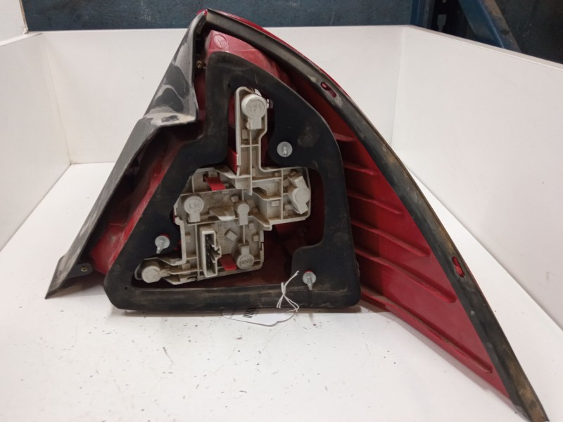 Recambio de piloto trasero izquierdo para ford mondeo iii (b5y) 1.8 16v referencia OEM IAM   