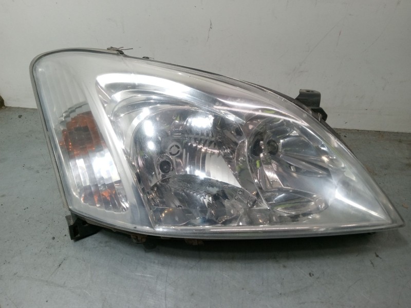 Recambio de faro derecho para toyota corolla (_e12_) 2.0 d-4d (cde120r_, cde120l_) referencia OEM IAM 8113002150  