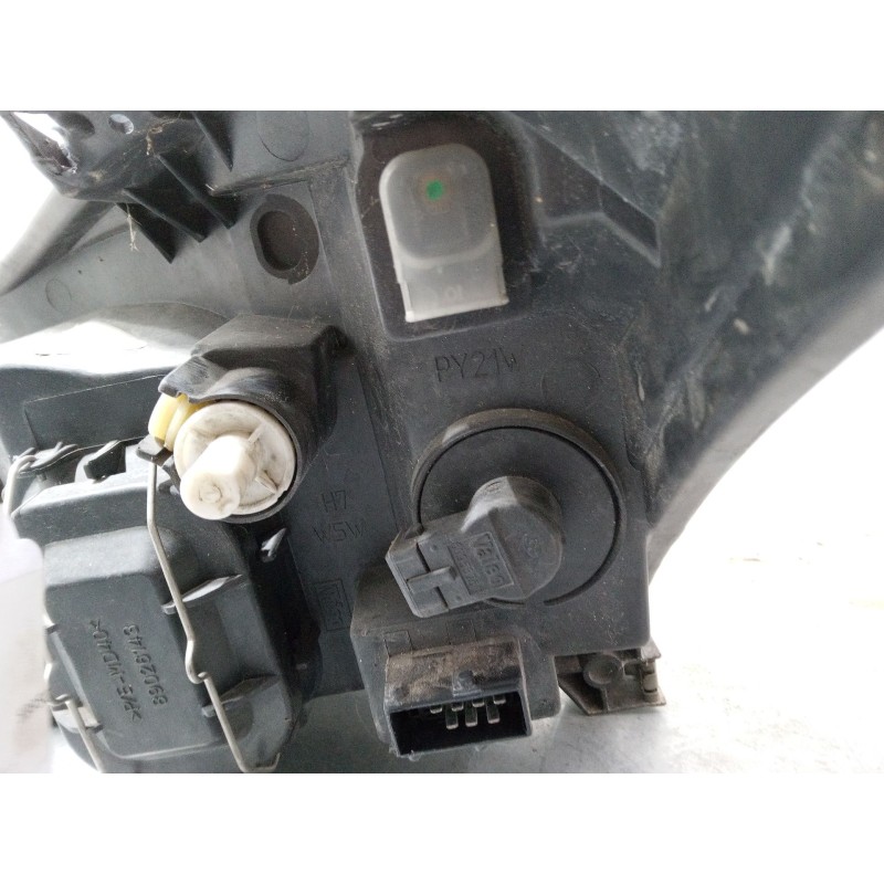 Recambio de faro derecho para toyota corolla (_e12_) 2.0 d-4d (cde120r_, cde120l_) referencia OEM IAM 8113002150  