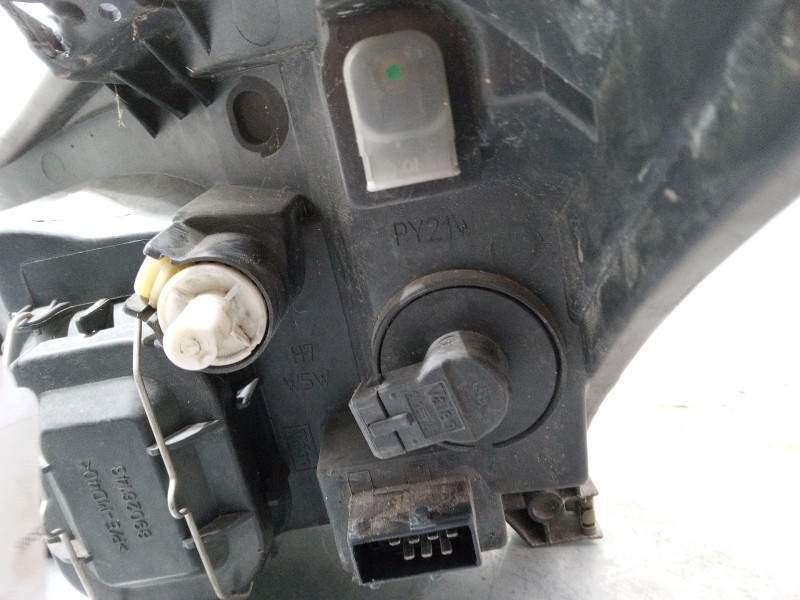 Recambio de faro derecho para toyota corolla (_e12_) 2.0 d-4d (cde120r_, cde120l_) referencia OEM IAM 8113002150  