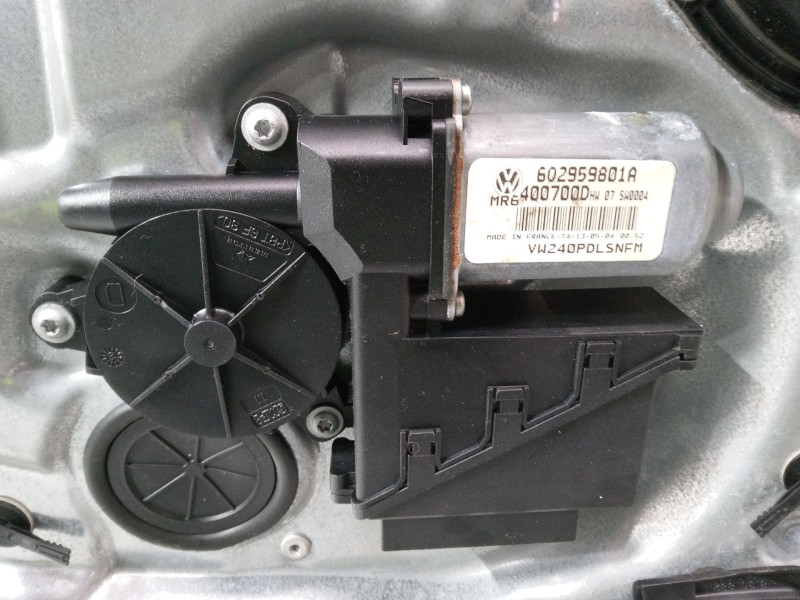Recambio de elevalunas electrico derecho 3p para volkswagen polo iv (9n_, 9a_) 1.2 referencia OEM IAM 6Q2959801A  