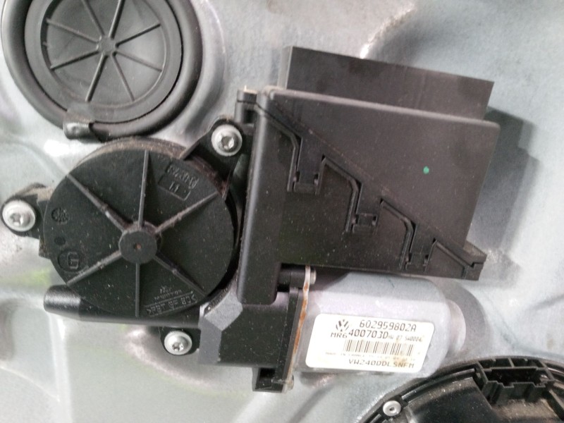 Recambio de elevalunas electrico izquierdo 3p para volkswagen polo iv (9n_, 9a_) 1.2 referencia OEM IAM 6Q2959802A  