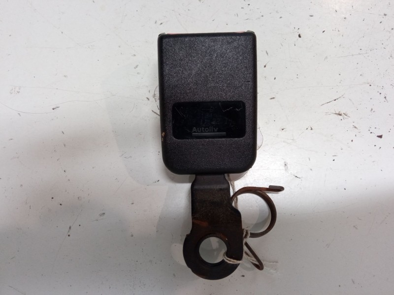 Recambio de anclaje cinturon trasero izquierdo para renault kangoo be bop (kw0/1_) 1.5 dci 75 referencia OEM IAM   