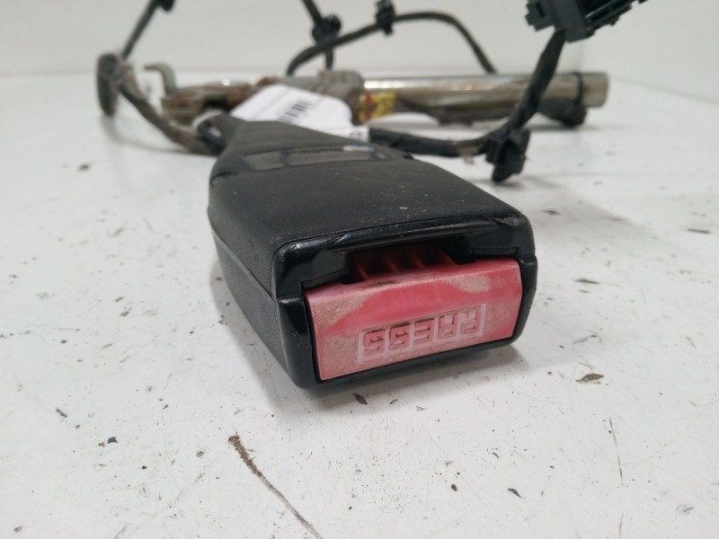 Recambio de anclaje cinturon delantero izquierdo para renault kangoo be bop (kw0/1_) 1.5 dci 75 referencia OEM IAM   