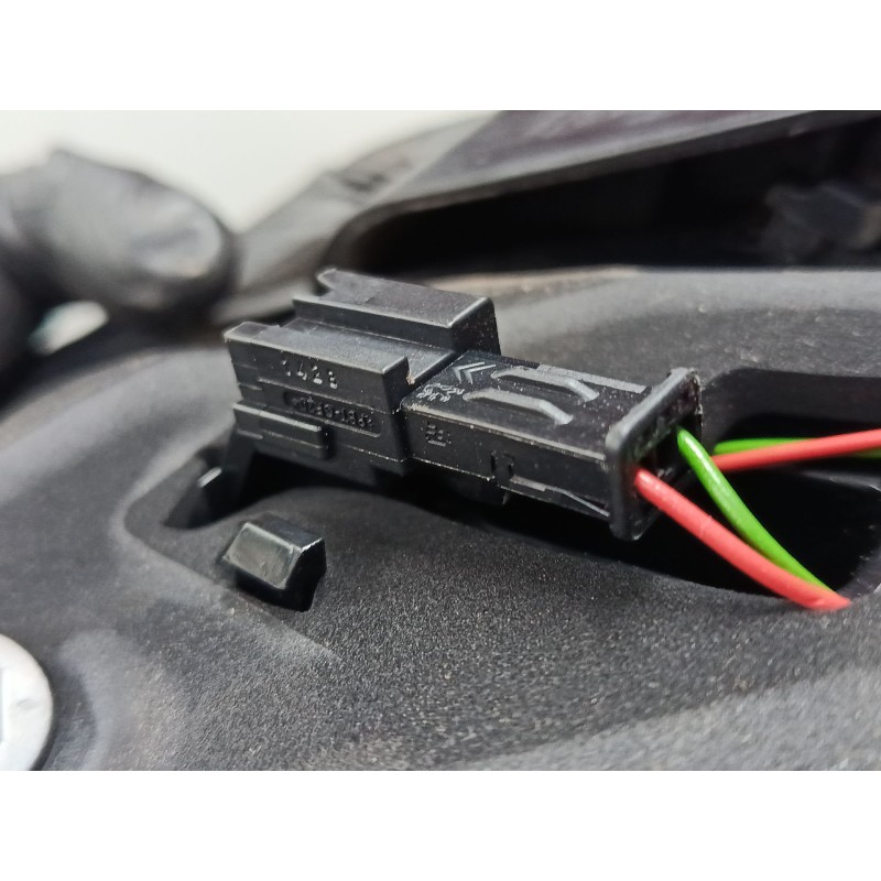Recambio de piloto trasero porton derecho para peugeot 3008 i monospace (0u_) 1.6 bluehdi 120 referencia OEM IAM 9805511280  
