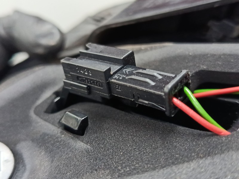 Recambio de piloto trasero porton derecho para peugeot 3008 i monospace (0u_) 1.6 bluehdi 120 referencia OEM IAM 9805511280  