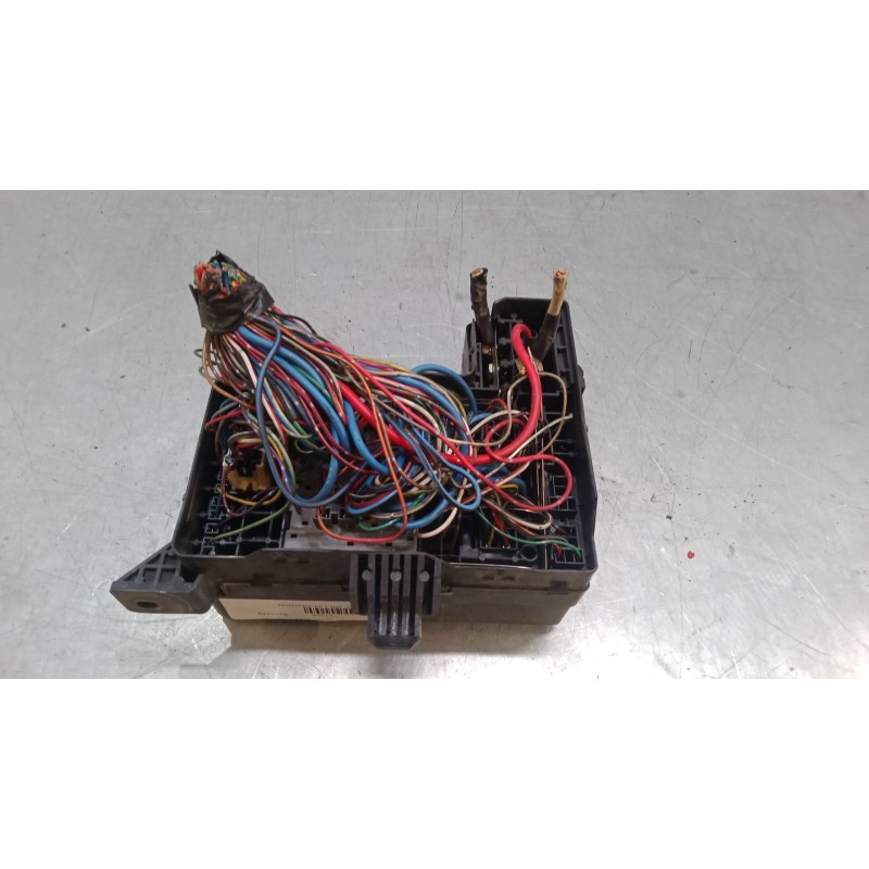 Recambio de caja reles / fusibles para mitsubishi montero io i (h6_w, h7_w) 1.8 gdi (h66w, h76w) referencia OEM IAM   