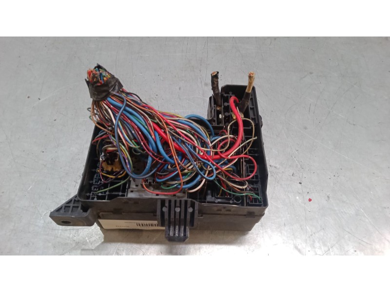 Recambio de caja reles / fusibles para mitsubishi montero io i (h6_w, h7_w) 1.8 gdi (h66w, h76w) referencia OEM IAM   