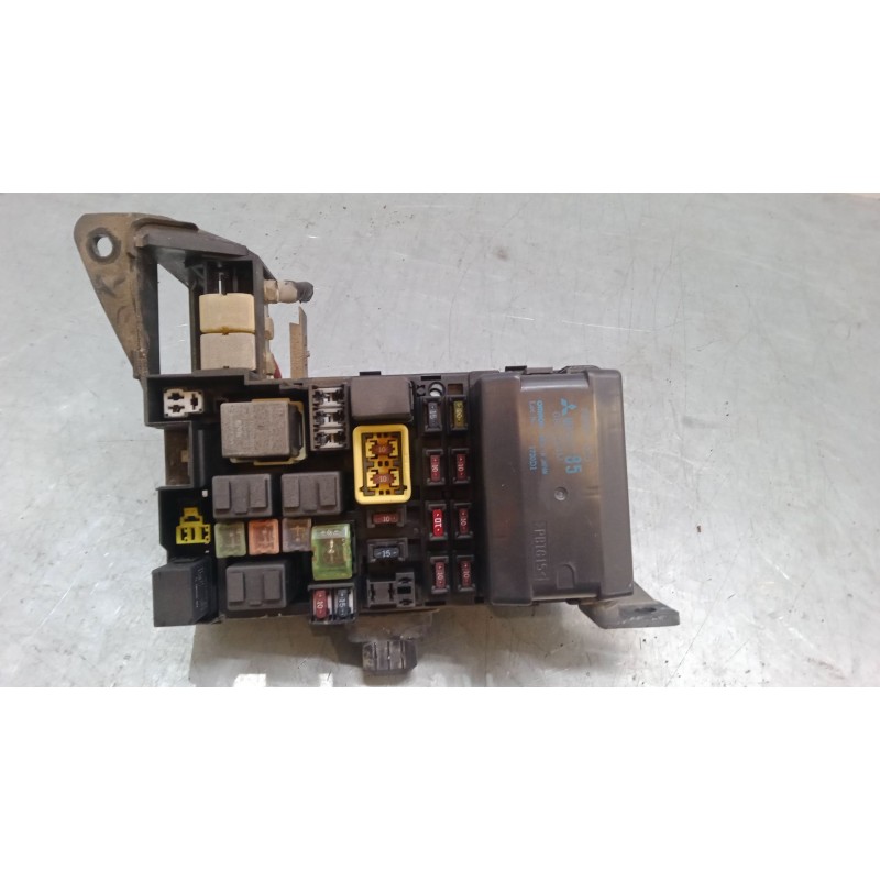Recambio de caja reles / fusibles para mitsubishi montero io i (h6_w, h7_w) 1.8 gdi (h66w, h76w) referencia OEM IAM   