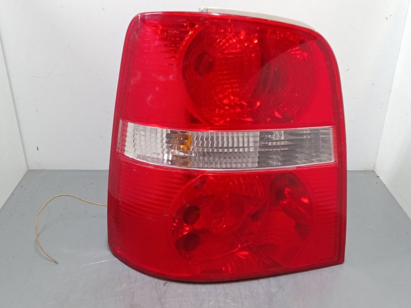 Recambio de piloto trasero izquierdo para volkswagen touran (1t1, 1t2) 1.9 tdi referencia OEM IAM   