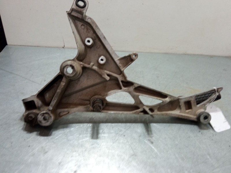 Recambio de estribera delantera derecha para honda glr125 referencia OEM IAM   