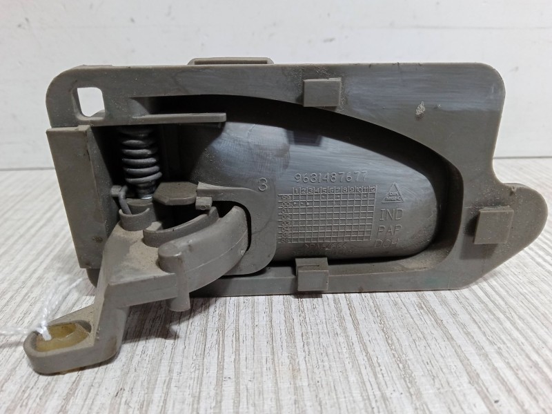 Recambio de maneta interior puerta trasera derecha para citroën xsara picasso (n68) 2.0 hdi referencia OEM IAM 9631487677  